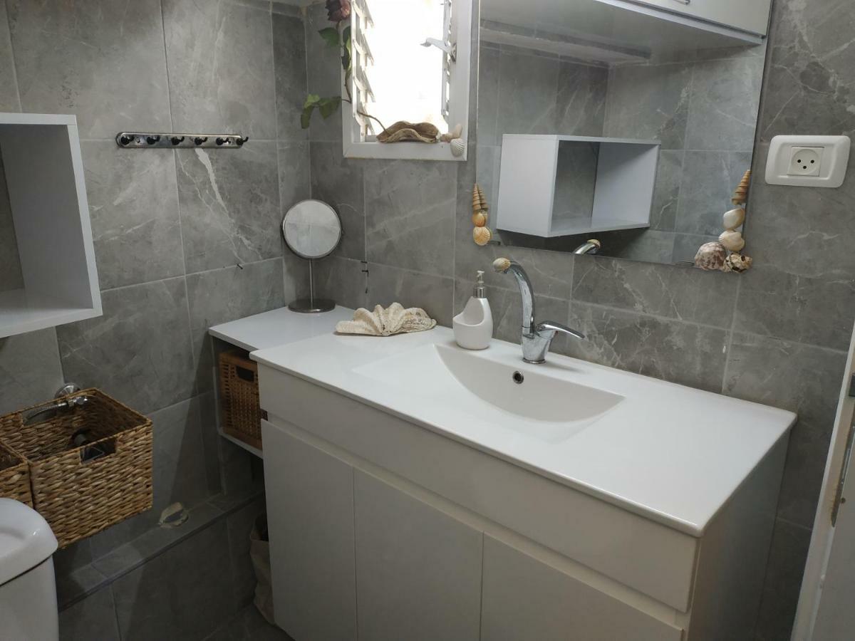 Апартаменти Studio Apt Great Location Heart Of Downtown District Хайфа Екстер'єр фото